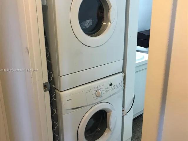 4174 Inverrary Dr # 1015, Lauderhill FL 33319