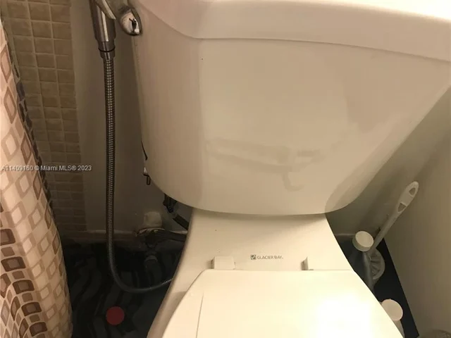 4174 Inverrary Dr # 1015, Lauderhill FL 33319