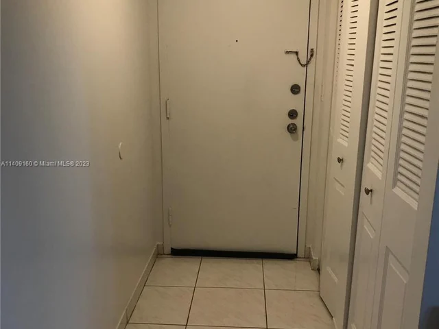 4174 Inverrary Dr # 1015, Lauderhill FL 33319