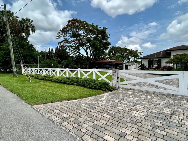 17290 SW 276th St, Homestead FL 33031