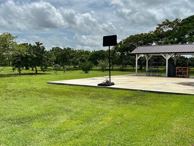 17290 SW 276th St, Homestead FL 33031