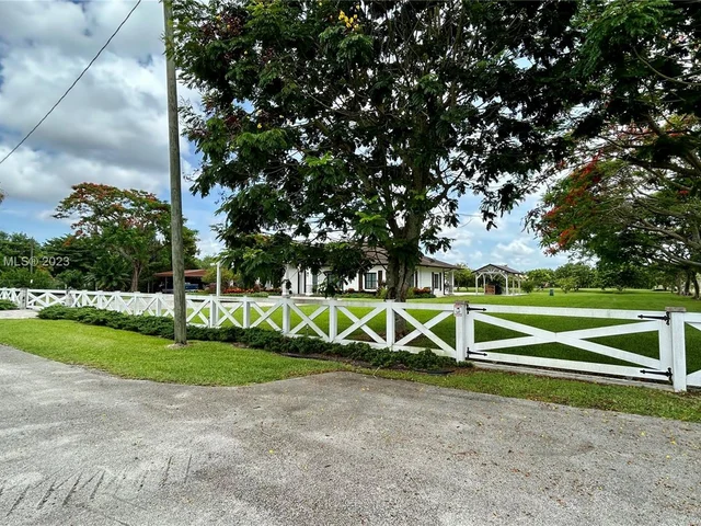 17290 SW 276th St, Homestead FL 33031