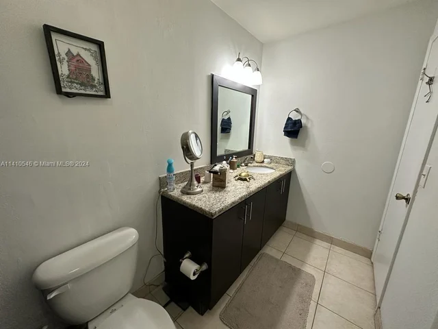 4098 N Pine Island Rd # 100, Sunrise FL 33351