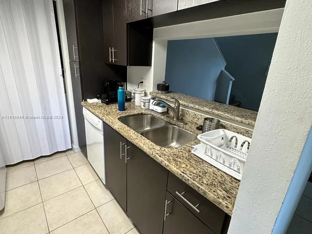 4098 N Pine Island Rd # 100, Sunrise FL 33351