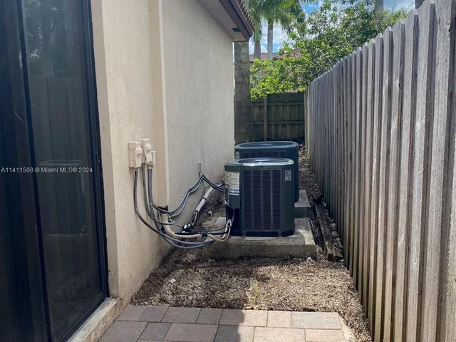 3472 SE 3rd St, Homestead FL 33033