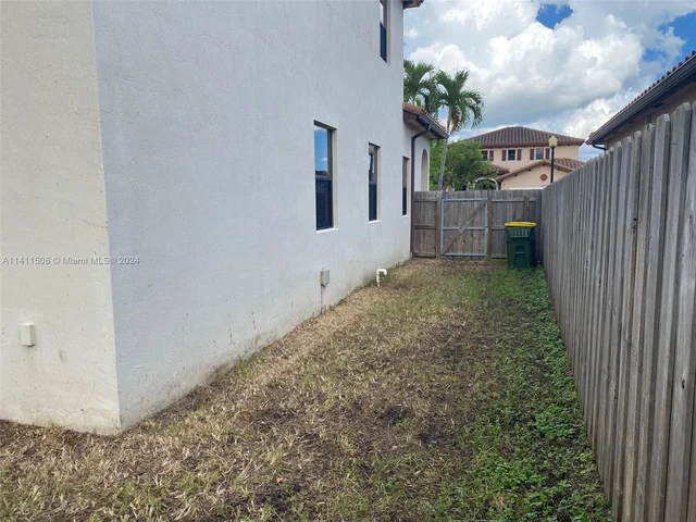 3472 SE 3rd St, Homestead FL 33033