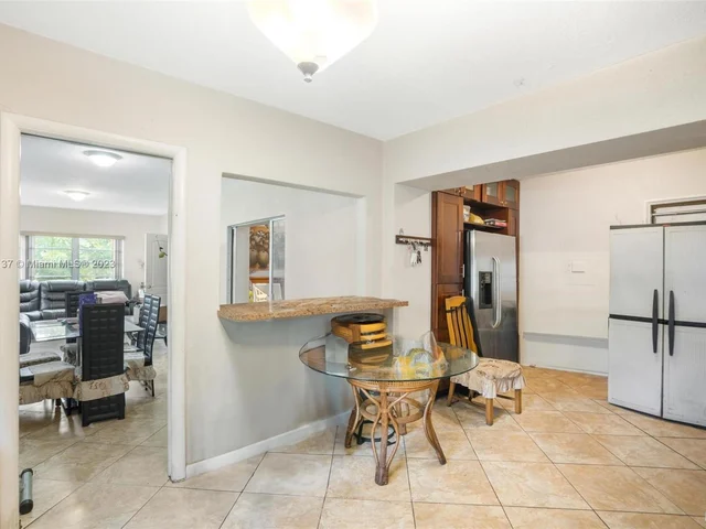 72 Palmetto Dr, Miami Springs FL 33166