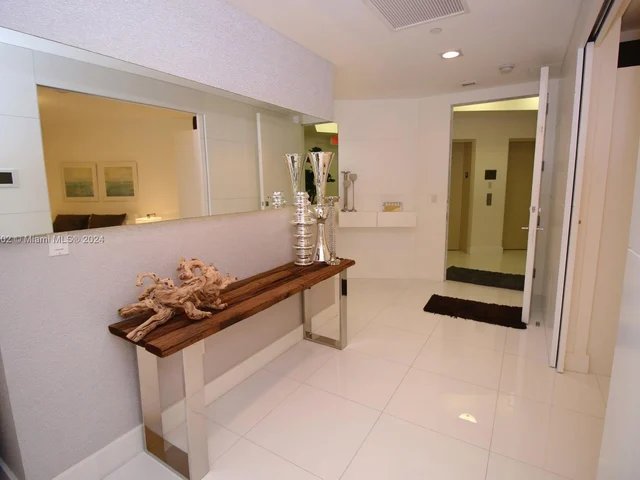 15811 Collins Ave # 1607, Sunny Isles Beach FL 33160