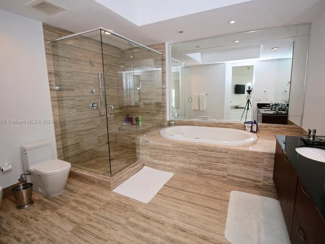 15811 Collins Ave # 1607, Sunny Isles Beach FL 33160