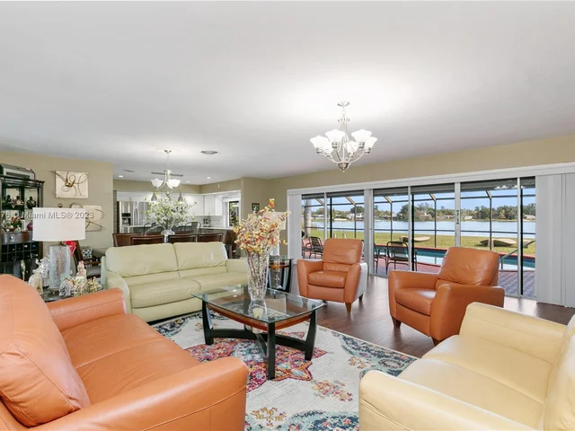 19015 NE 18th Ave, Miami FL 33179