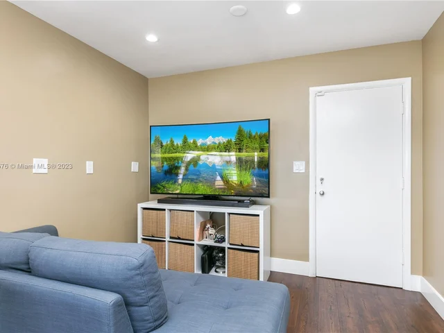 19015 NE 18th Ave, Miami FL 33179