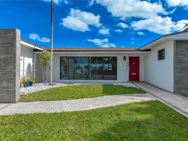 19015 NE 18th Ave, Miami FL 33179