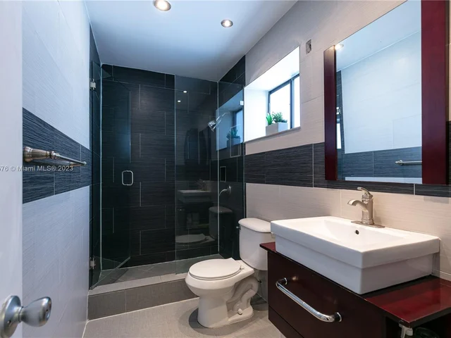 19015 NE 18th Ave, Miami FL 33179