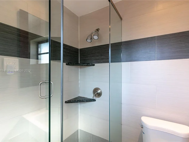 19015 NE 18th Ave, Miami FL 33179