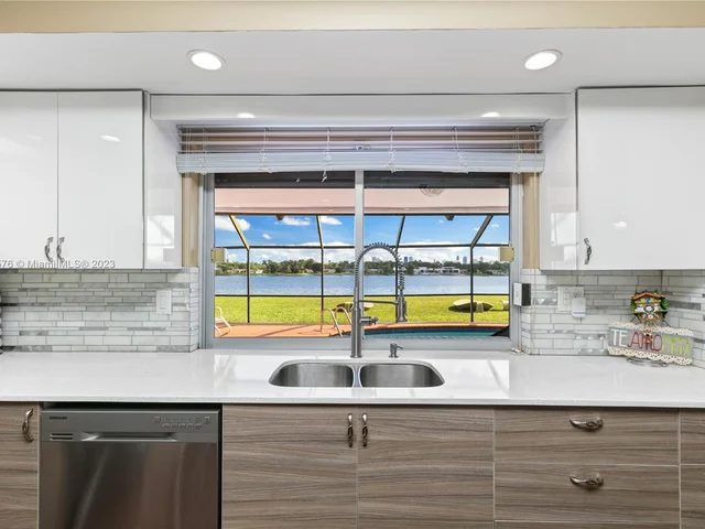 19015 NE 18th Ave, Miami FL 33179