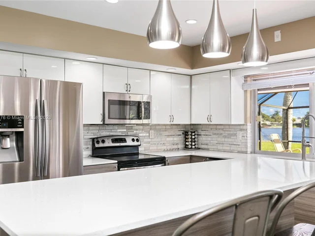 19015 NE 18th Ave, Miami FL 33179