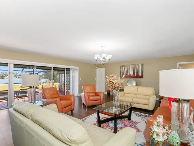 19015 NE 18th Ave, Miami FL 33179