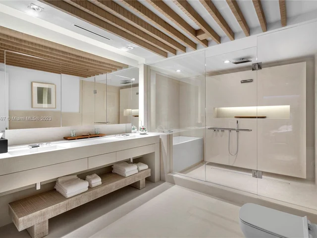 102 24th St # 1706, Miami Beach FL 33139