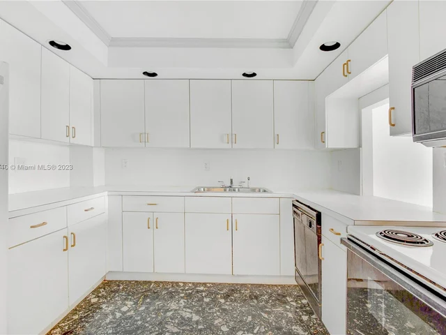 6900 Bay Dr # 6C, Miami Beach FL 33141