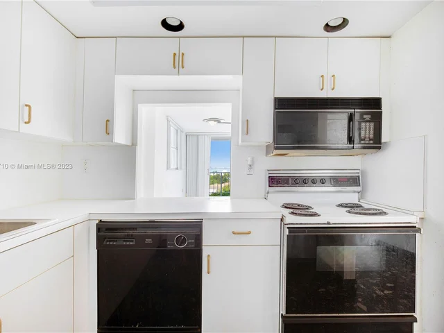 6900 Bay Dr # 6C, Miami Beach FL 33141