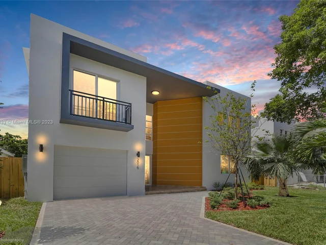 2015 SW 13th St, Miami FL 33145