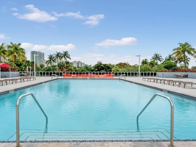 3625 N Country Club Dr # 2310, Aventura FL 33180