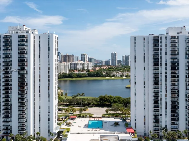 3625 N Country Club Dr # 2310, Aventura FL 33180