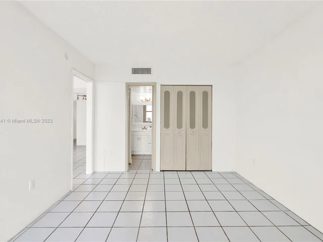 3625 N Country Club Dr # 2310, Aventura FL 33180