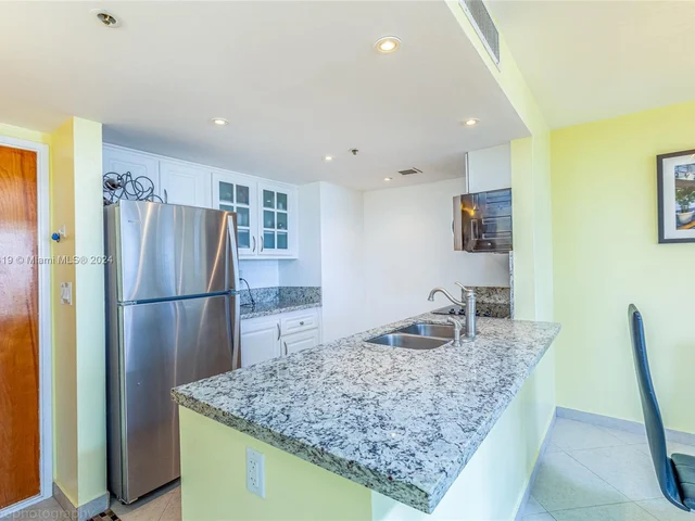 7601 E Treasure Dr # 1109, North Bay Village FL 33141