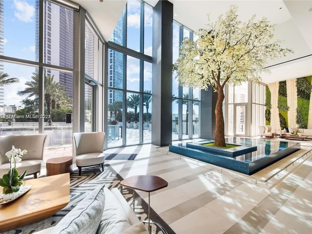 851 NE 1st Ave # 4007, Miami FL 33132