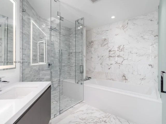 851 NE 1st Ave # 4007, Miami FL 33132