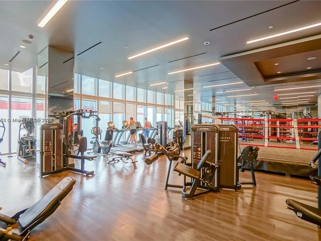 851 NE 1st Ave # 4007, Miami FL 33132