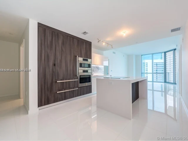 851 NE 1st Ave # 4007, Miami FL 33132