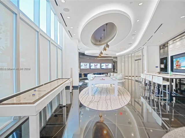 851 NE 1st Ave # 4007, Miami FL 33132