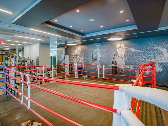 851 NE 1st Ave # 4007, Miami FL 33132