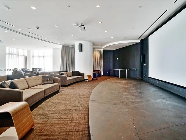 851 NE 1st Ave # 4007, Miami FL 33132