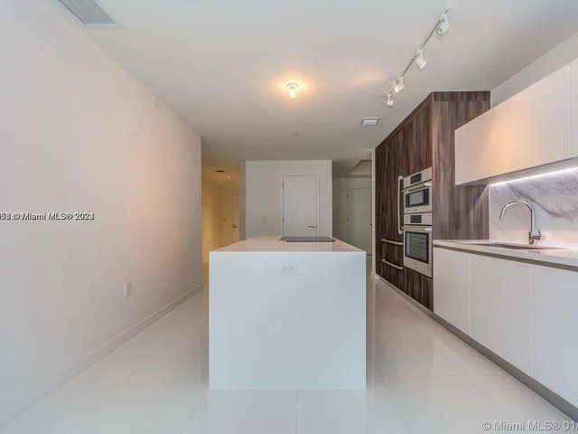 851 NE 1st Ave # 4007, Miami FL 33132