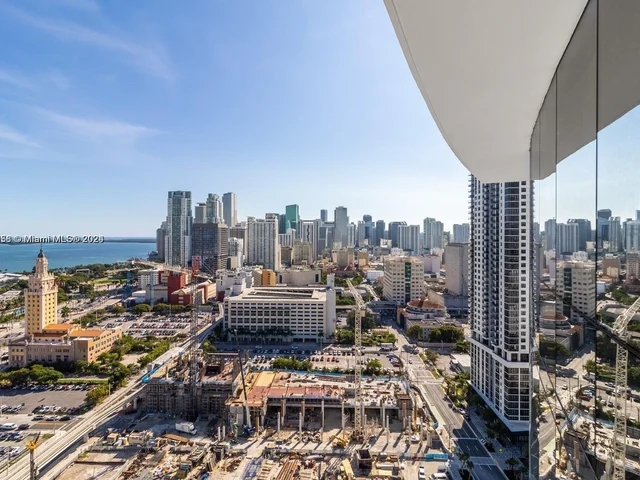 851 NE 1st Ave # 4007, Miami FL 33132