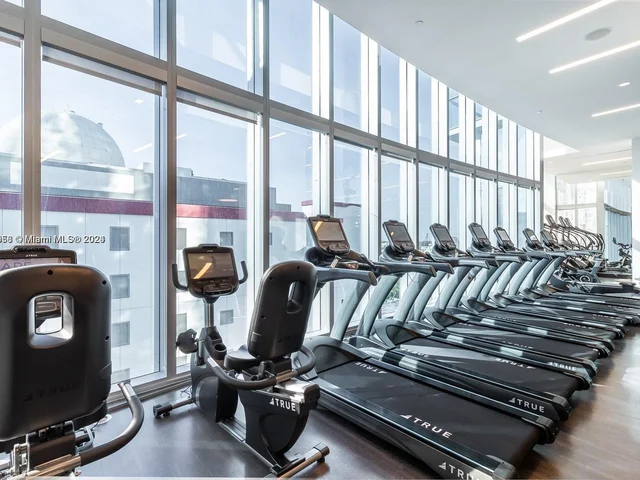 851 NE 1st Ave # 4007, Miami FL 33132