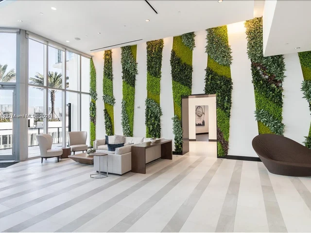 851 NE 1st Ave # 4007, Miami FL 33132