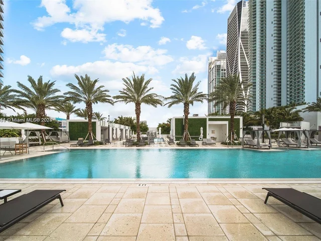 851 NE 1st Ave # 4007, Miami FL 33132