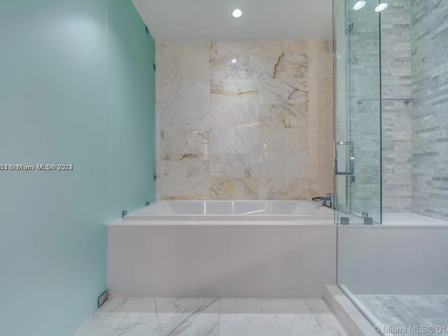 851 NE 1st Ave # 4007, Miami FL 33132