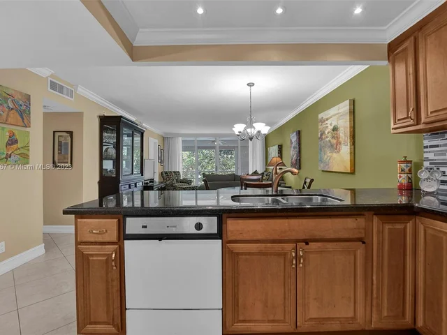 3010 N Course Dr # 310, Pompano Beach FL 33069