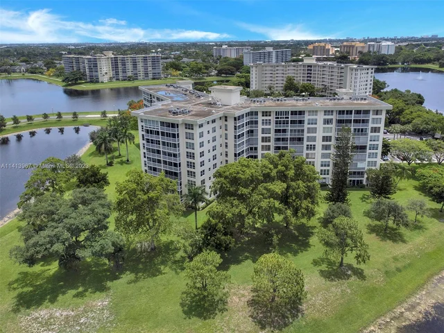 3010 N Course Dr # 310, Pompano Beach FL 33069