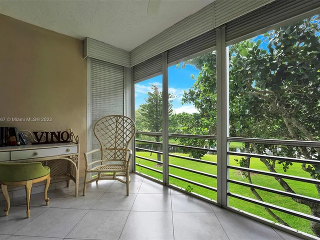 3010 N Course Dr # 310, Pompano Beach FL 33069