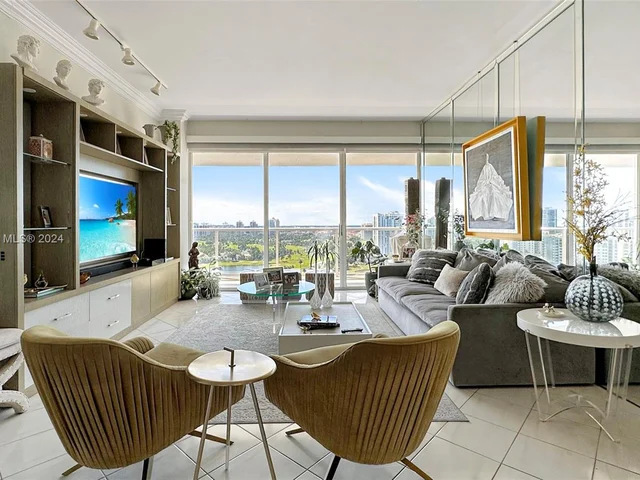 3731 N Country Club Dr, Aventura FL 33180