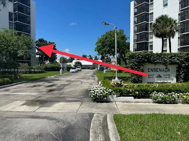3401 N Country Club Dr # 108, Aventura FL 33180