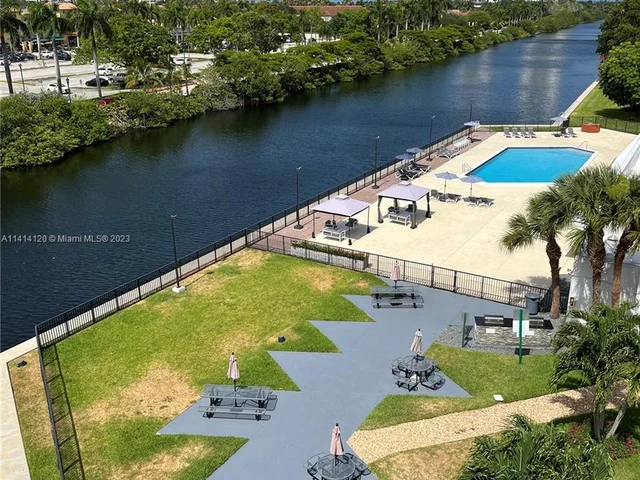 3401 N Country Club Dr # 108, Aventura FL 33180