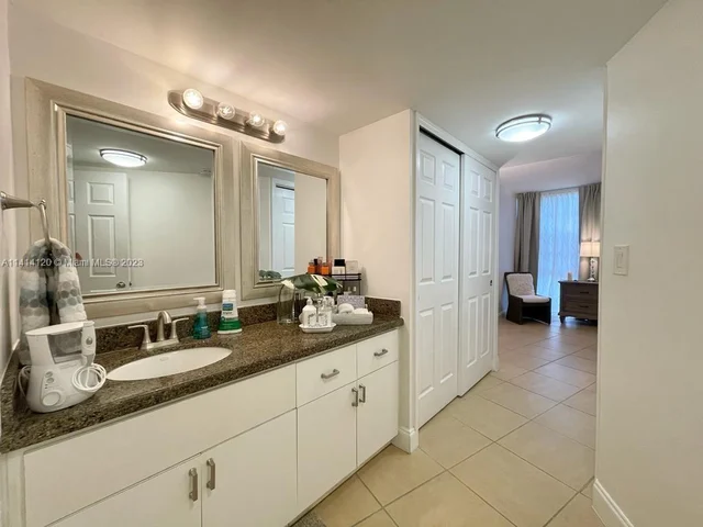 3401 N Country Club Dr # 108, Aventura FL 33180