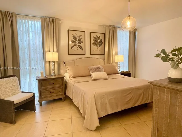 3401 N Country Club Dr # 108, Aventura FL 33180